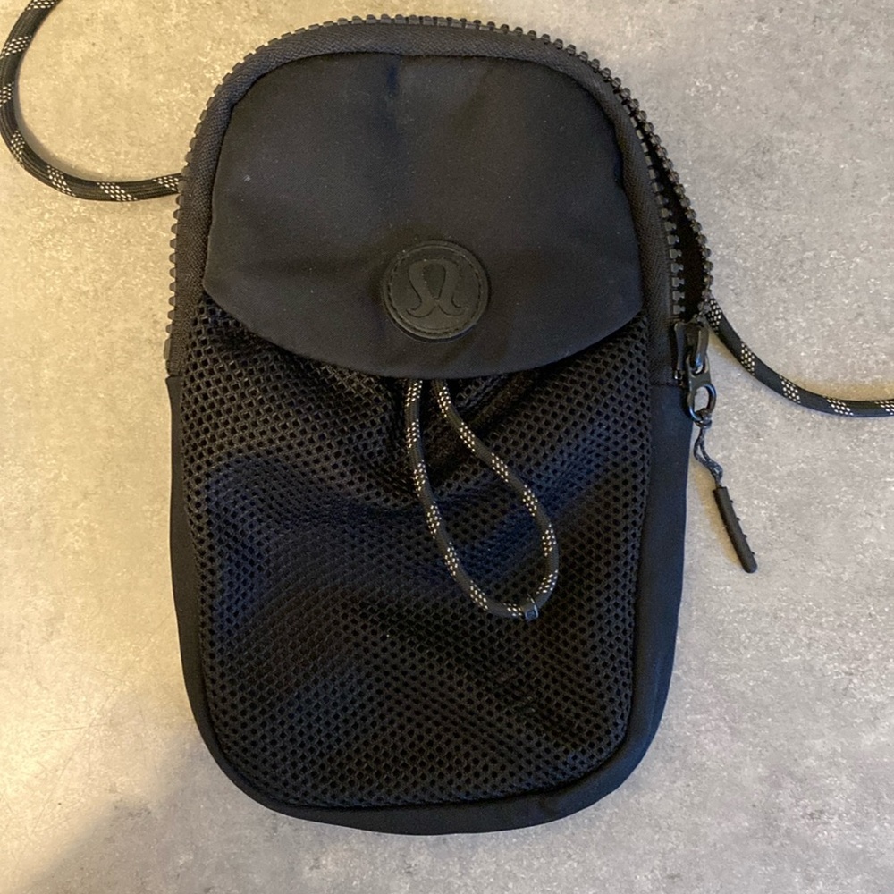 Lululemon cross body bag